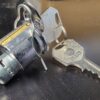 64-12/74 FJ40 rear hatch lock w/keys - Image 2